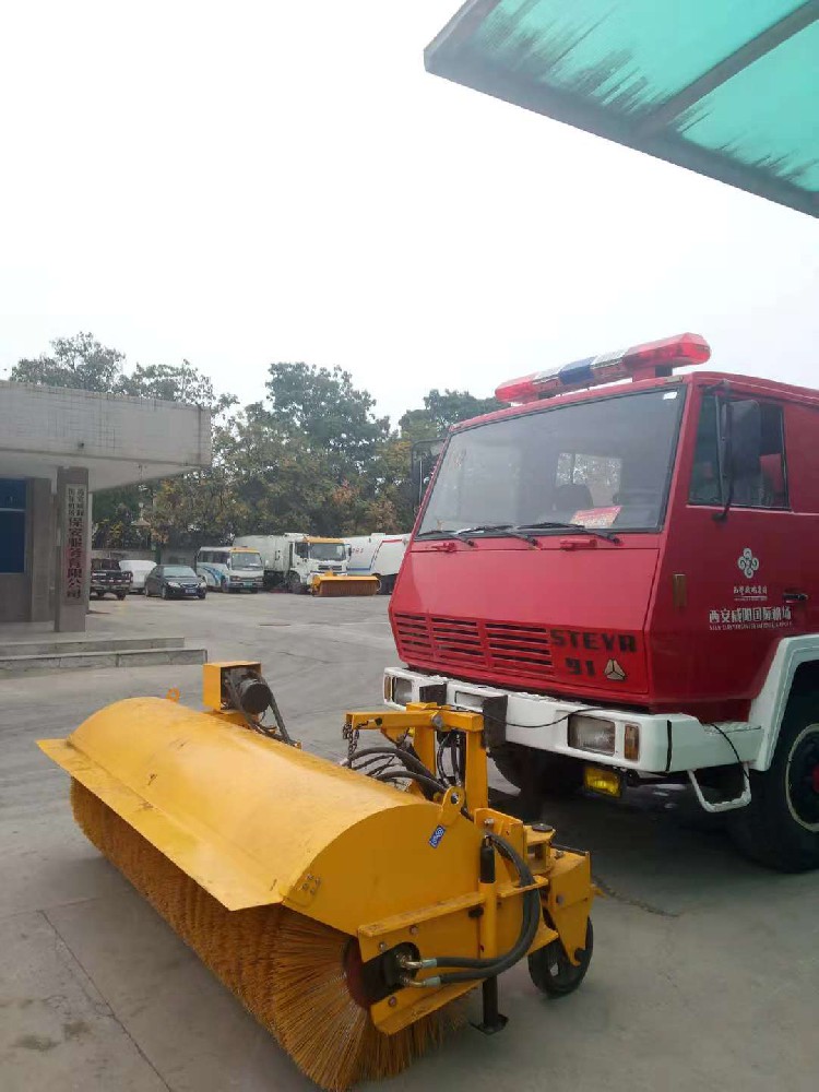 西安咸阳国际机场消防车带滚刷案例